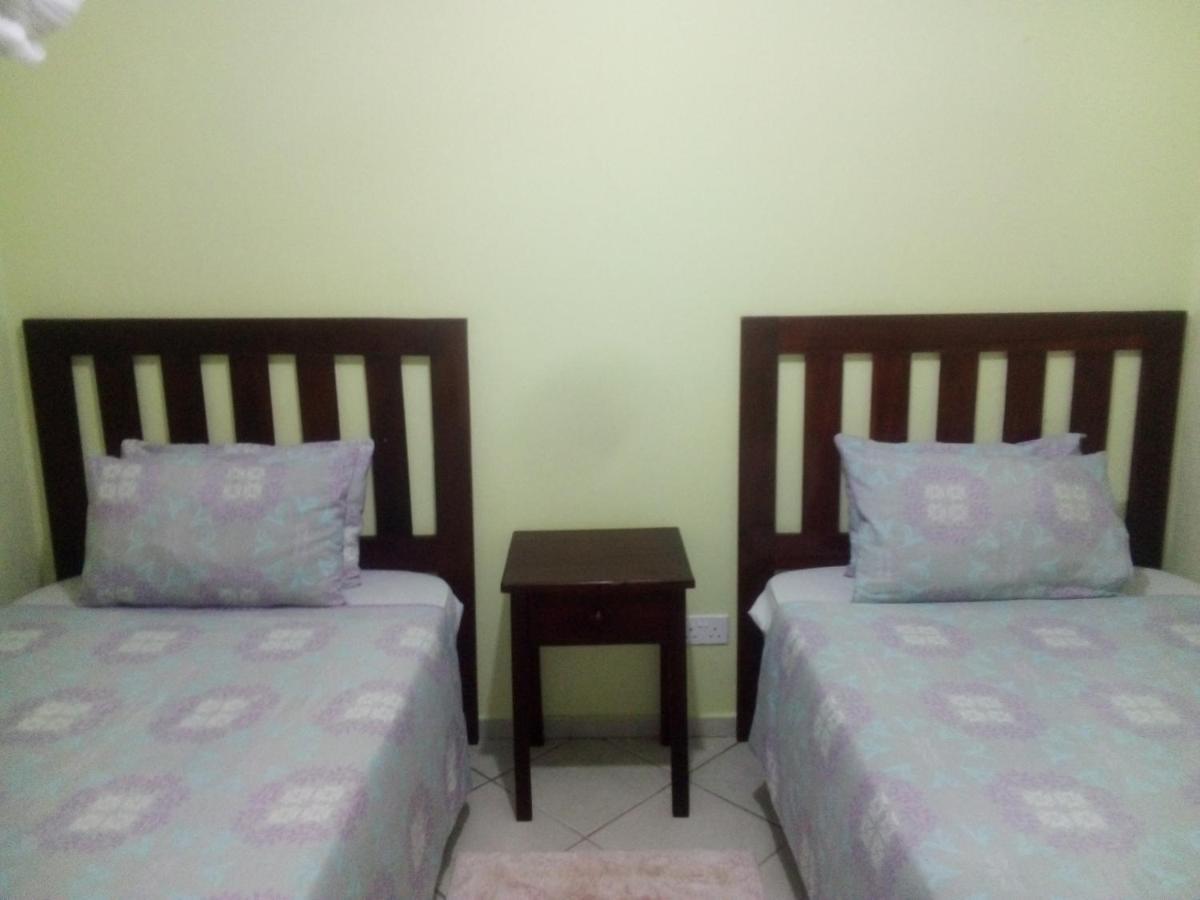 Gloria'S Bed And Breakfast Ливингстон Экстерьер фото