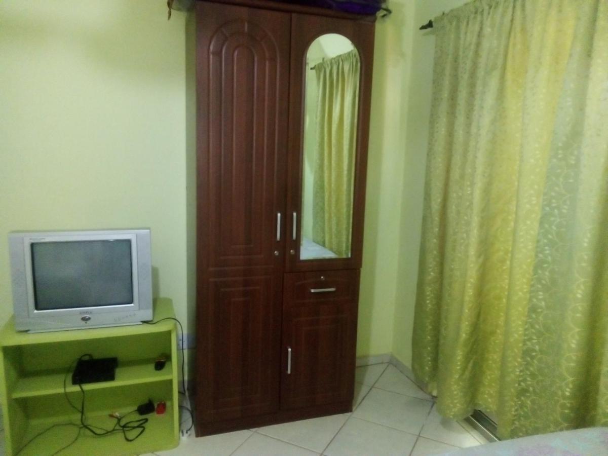 Gloria'S Bed And Breakfast Ливингстон Экстерьер фото