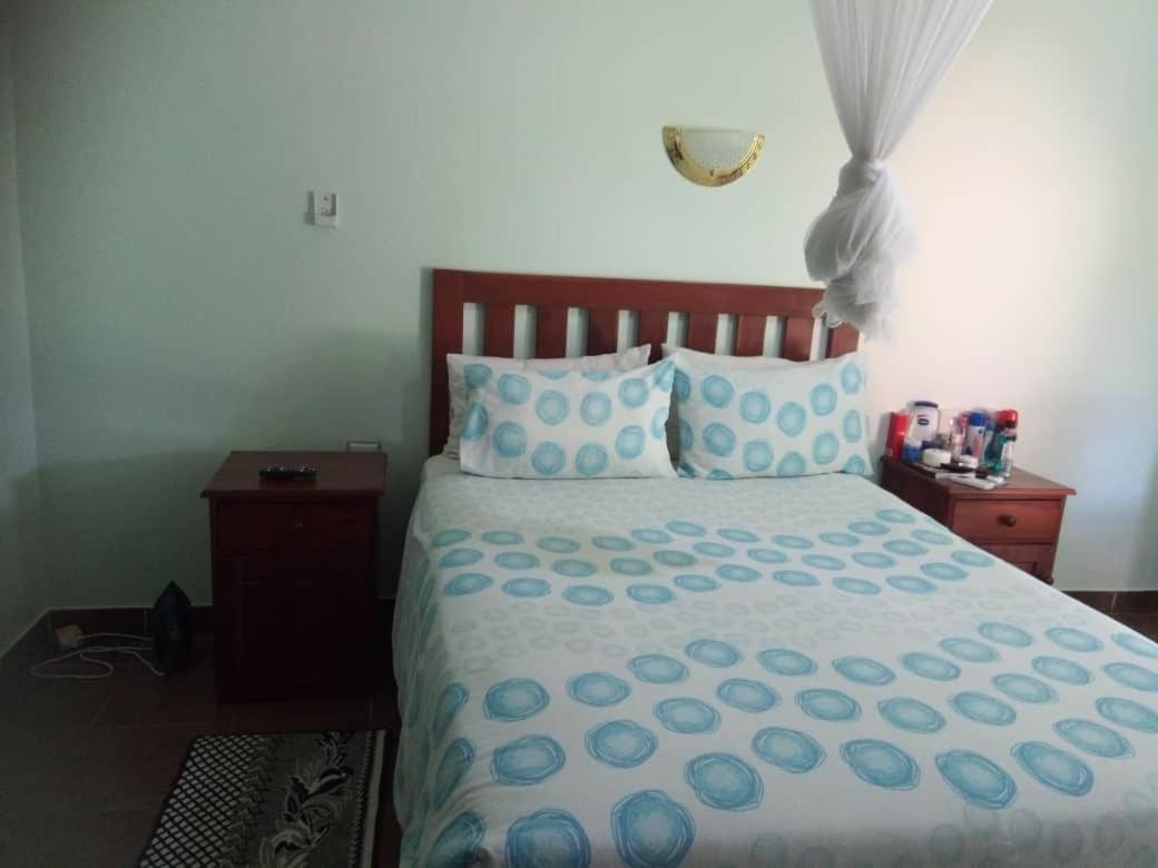 Gloria'S Bed And Breakfast Ливингстон Экстерьер фото
