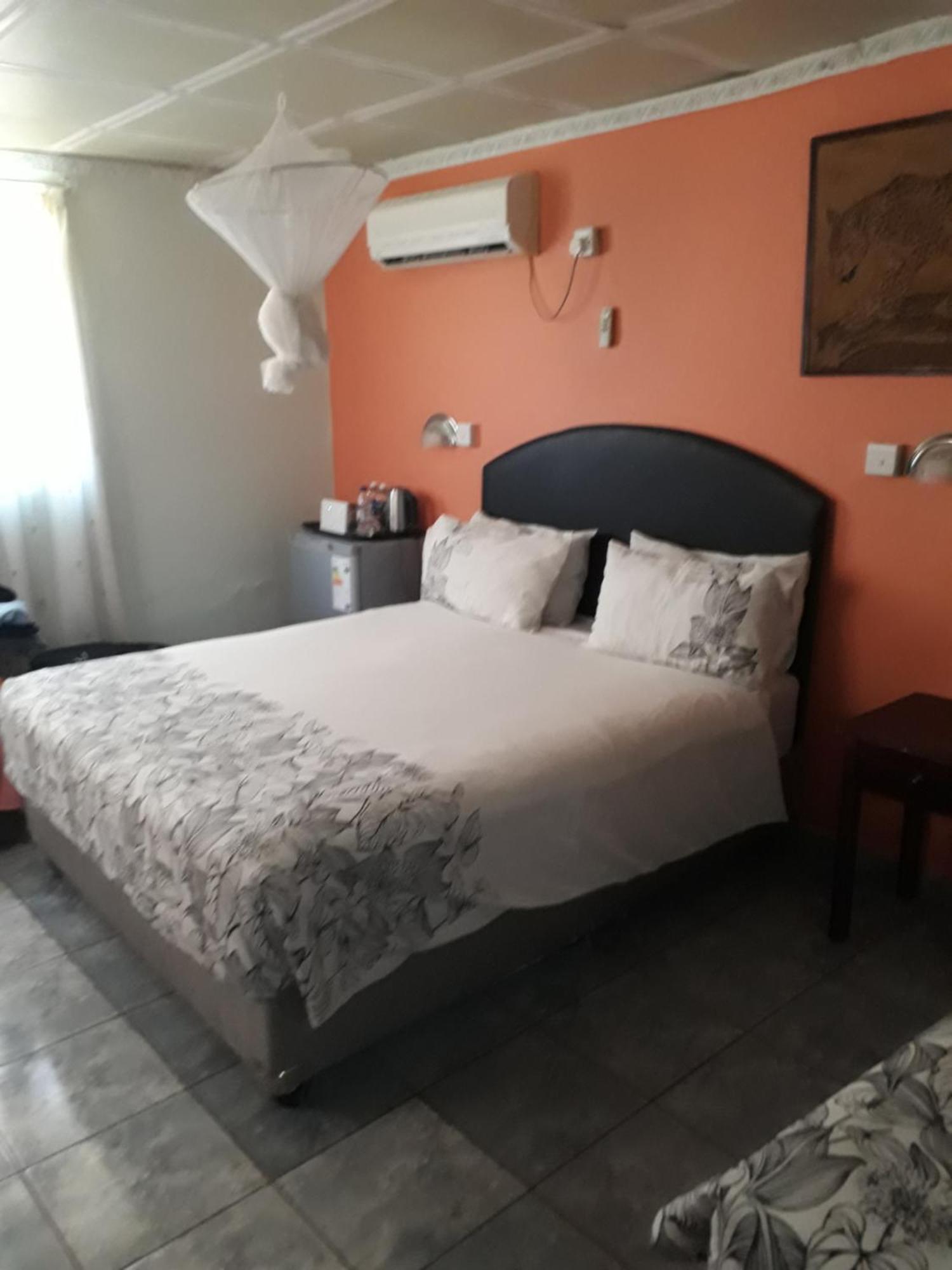 Gloria'S Bed And Breakfast Ливингстон Экстерьер фото