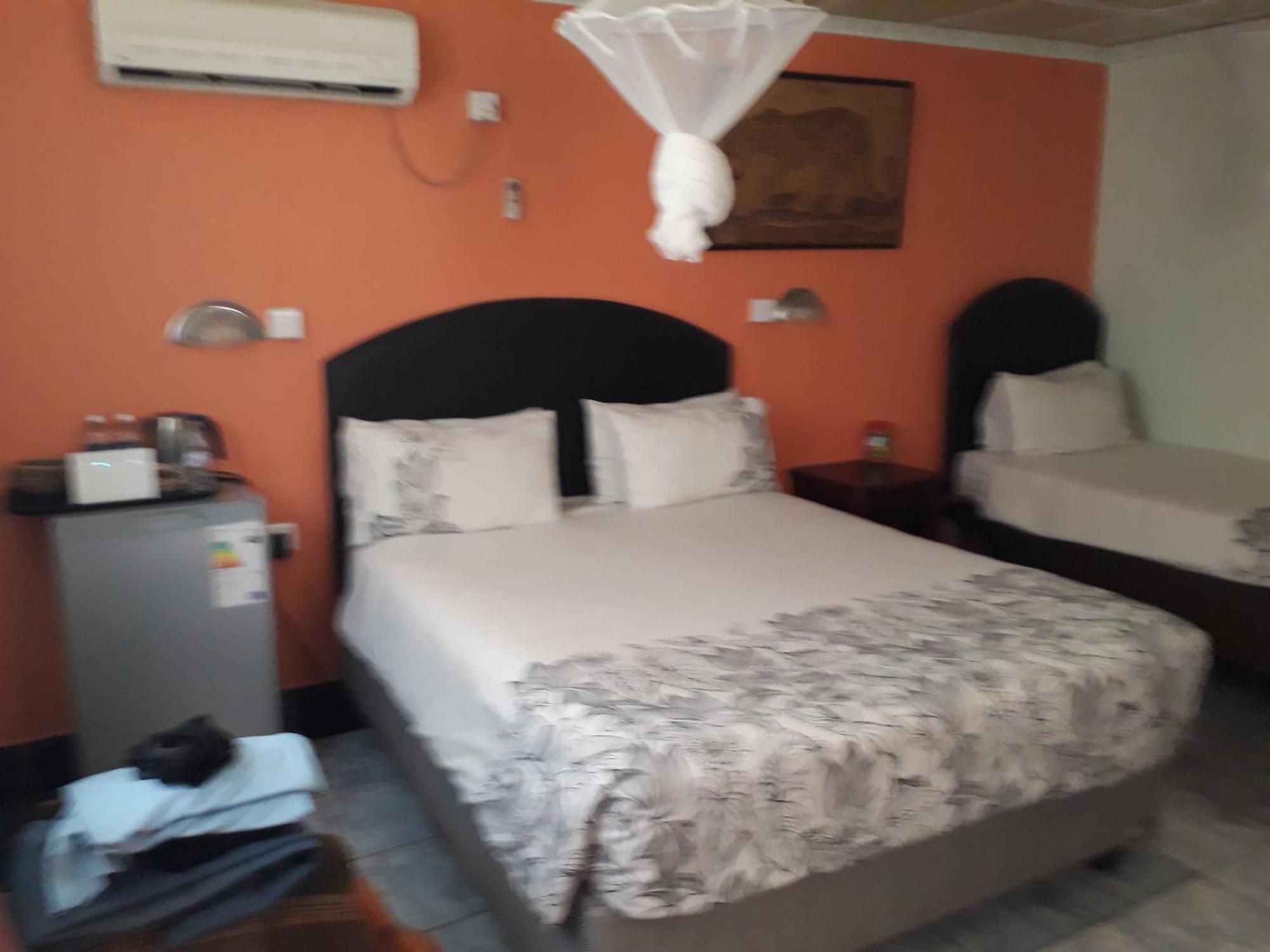 Gloria'S Bed And Breakfast Ливингстон Экстерьер фото