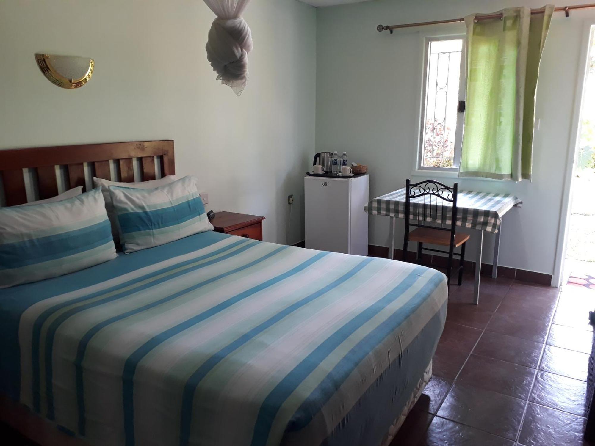 Gloria'S Bed And Breakfast Ливингстон Экстерьер фото