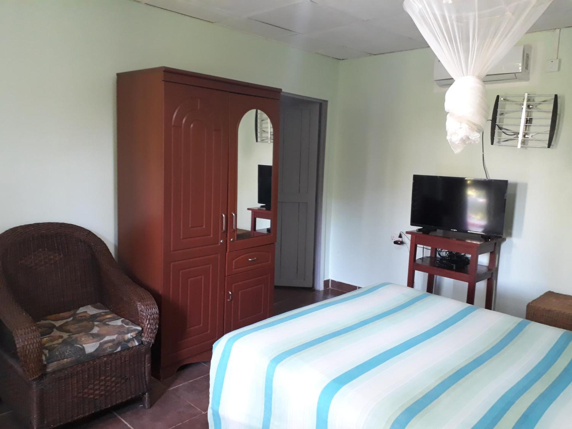 Gloria'S Bed And Breakfast Ливингстон Экстерьер фото