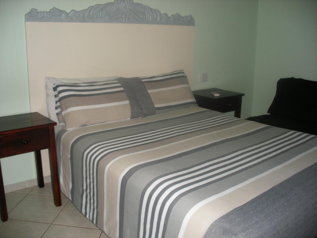 Gloria'S Bed And Breakfast Ливингстон Экстерьер фото