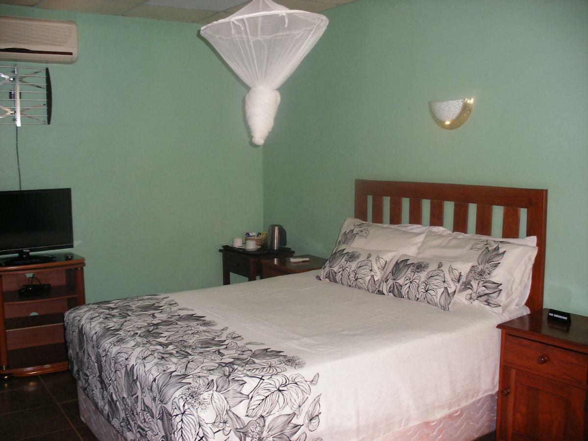 Gloria'S Bed And Breakfast Ливингстон Экстерьер фото